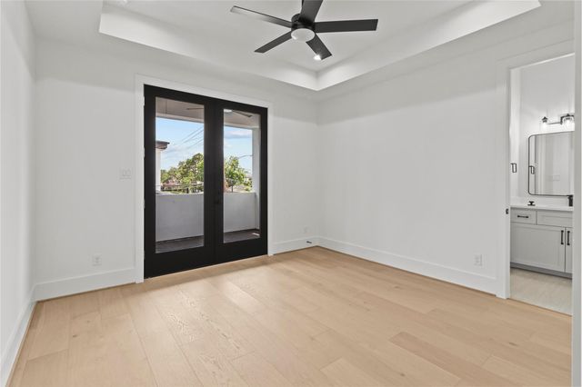5009 Holt Street, Bellaire, TX 77401
