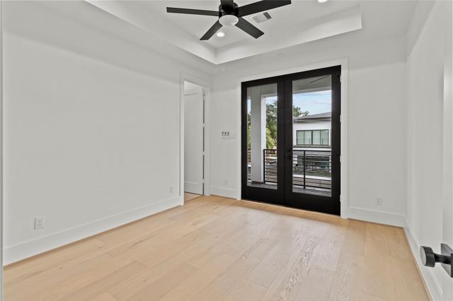 5009 Holt Street, Bellaire, TX 77401