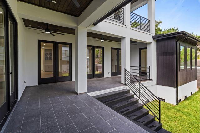 5009 Holt Street, Bellaire, TX 77401