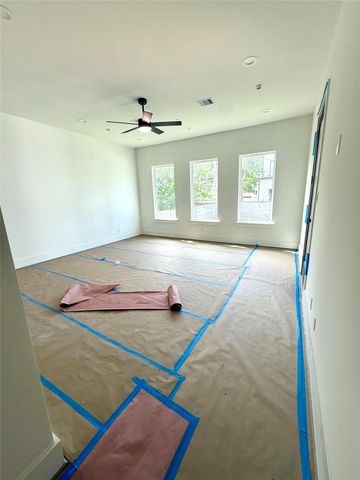 5009 Holt Street, Bellaire, TX 77401