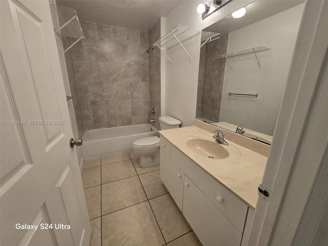 3908 SW 48th Ave, Pembroke Park, FL 33023