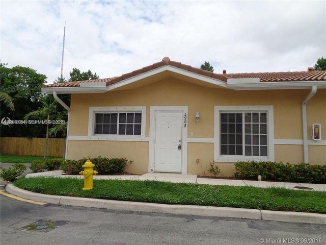 3908 SW 48th Ave, Pembroke Park, FL 33023