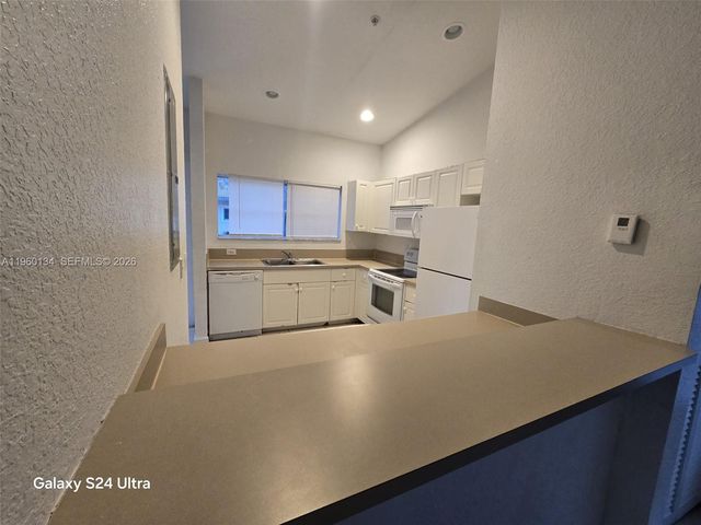 3908 SW 48th Ave, Pembroke Park, FL 33023