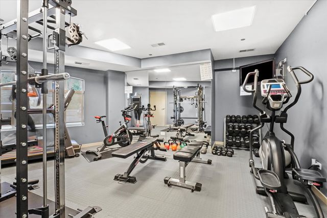 1075 W Roosevelt Road 206, Chicago, IL 60608