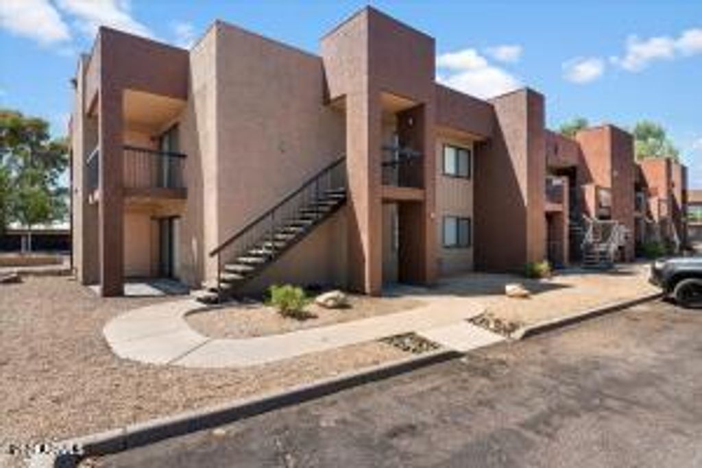 3810 N MARYVALE Parkway 1061, Phoenix, AZ 85031