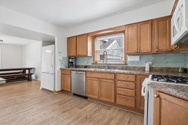 116 W Park Drive, Lombard, IL 60148
