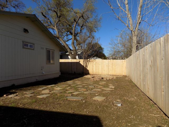 1805 Diamond Street, Anderson, CA 96007