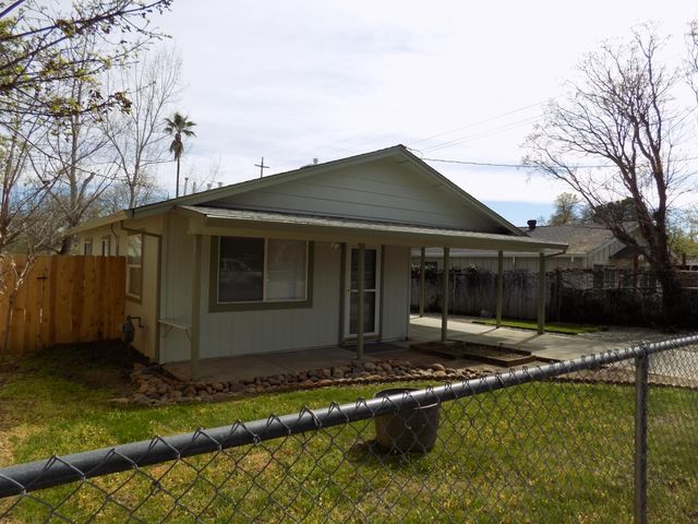 1805 Diamond Street, Anderson, CA 96007