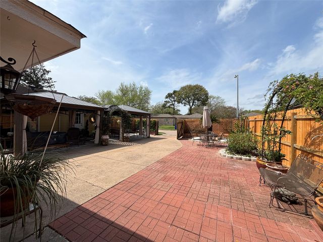 14110 Ella Lee Lane, Houston, TX 77077