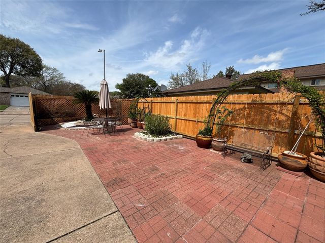 14110 Ella Lee Lane, Houston, TX 77077
