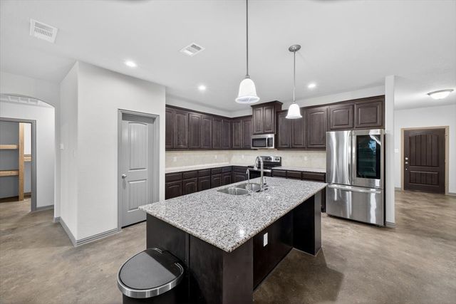 108 La Arroya Drive, Weatherford, TX 76088