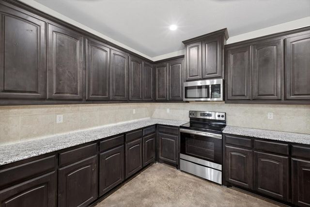 108 La Arroya Drive, Weatherford, TX 76088