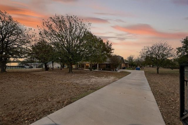 108 La Arroya Drive, Weatherford, TX 76088