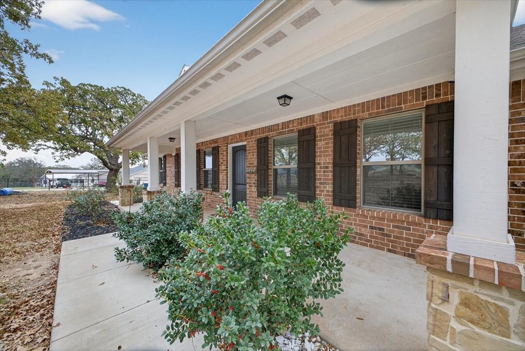 108 La Arroya Drive, Weatherford, TX 76088