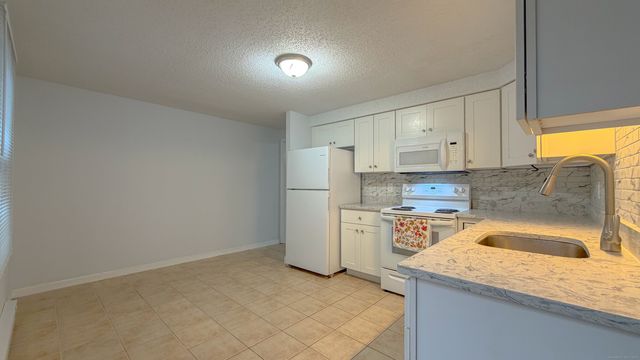 1680 Center Groton Road B, Ledyard, CT 06339