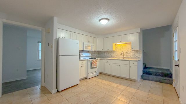 1680 Center Groton Road B, Ledyard, CT 06339