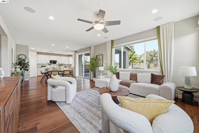 515 515 Tananger Heights Ln, Pleasant Hill, CA 94523