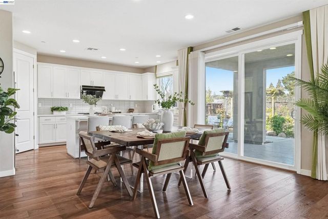 515 515 Tananger Heights Ln, Pleasant Hill, CA 94523