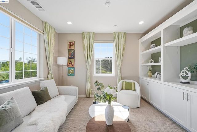 515 515 Tananger Heights Ln, Pleasant Hill, CA 94523