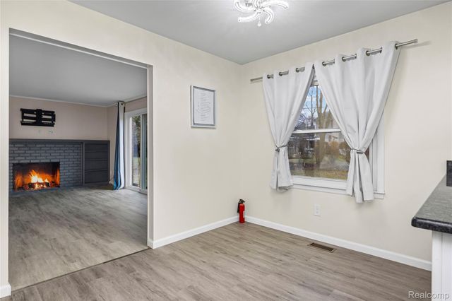 5738 Pebbleshire Road, Bloomfield Hills, MI 48301