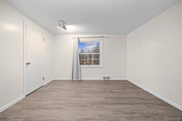 5738 Pebbleshire Road, Bloomfield Hills, MI 48301