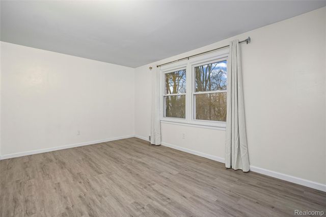 5738 Pebbleshire Road, Bloomfield Hills, MI 48301