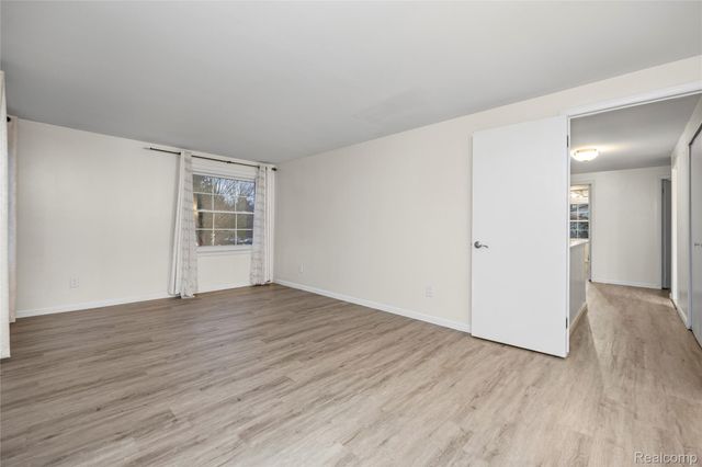 5738 Pebbleshire Road, Bloomfield Hills, MI 48301