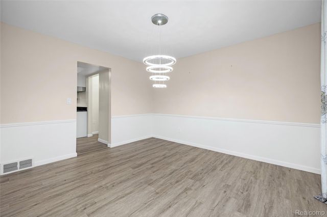 5738 Pebbleshire Road, Bloomfield Hills, MI 48301