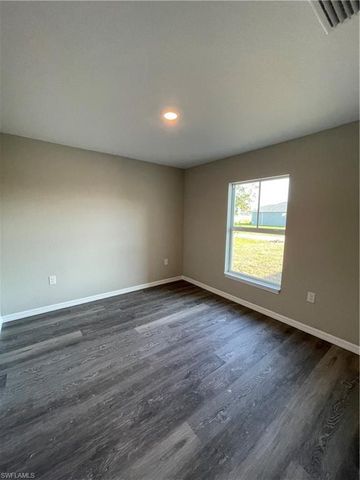 610 11th TER, Cape Coral, FL 33993