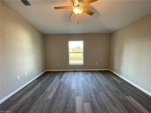 610 11th TER, Cape Coral, FL 33993