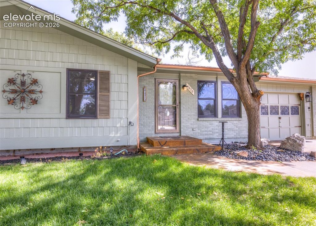 4070 Jet Wing Place, Colorado Springs, CO 80916 — photo 2