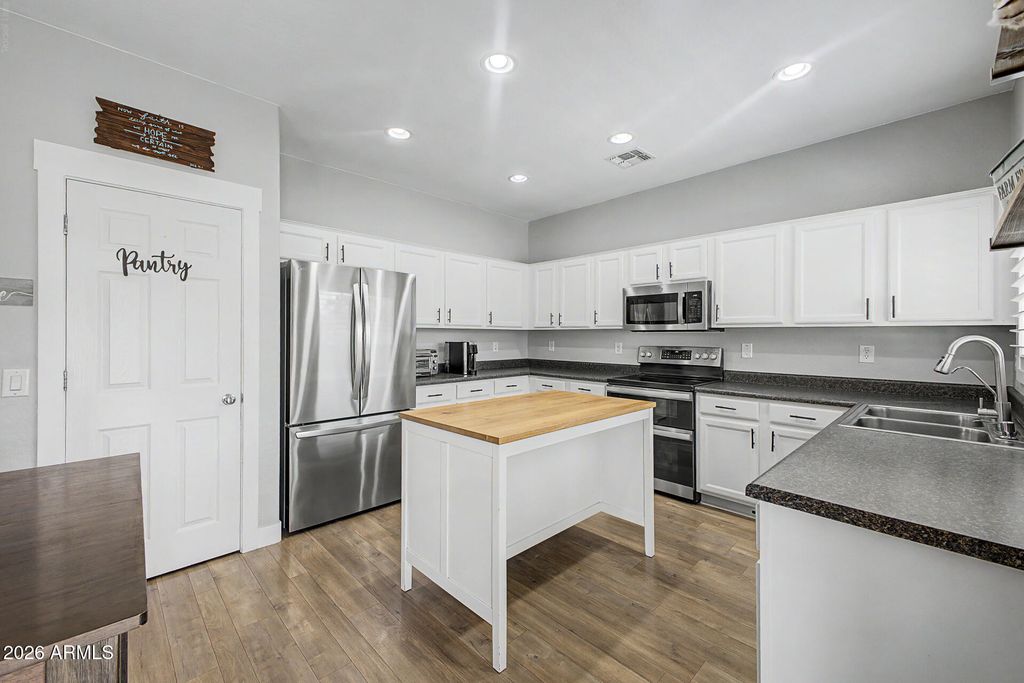 830 W TRELLIS Road, Queen Creek, AZ 85140