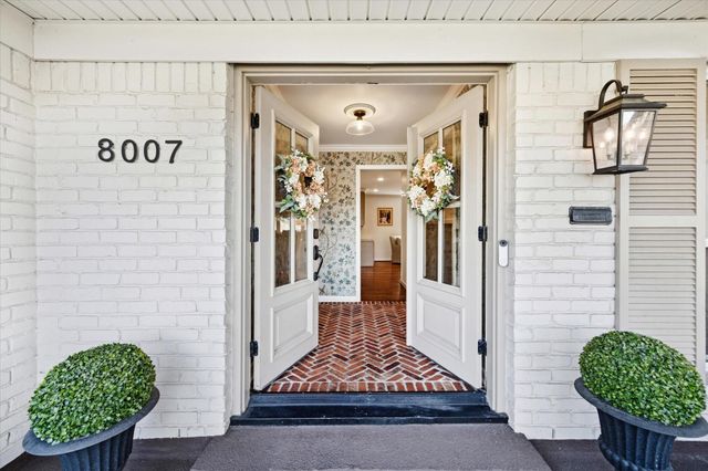 8007 Beverlyhill Street, Houston, TX 77063