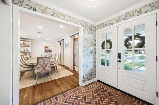 8007 Beverlyhill Street, Houston, TX 77063