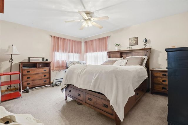 39576 N PETITE Pass, Antioch, IL 60002