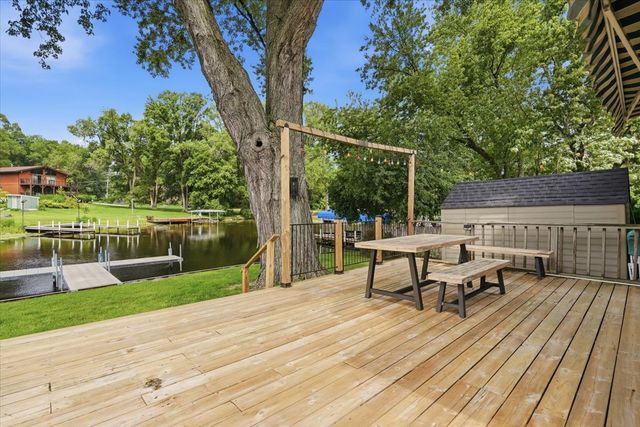 39576 N PETITE Pass, Antioch, IL 60002