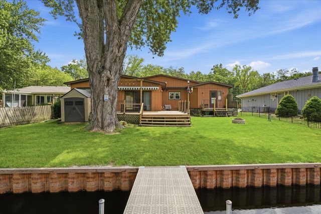 39576 N PETITE Pass, Antioch, IL 60002