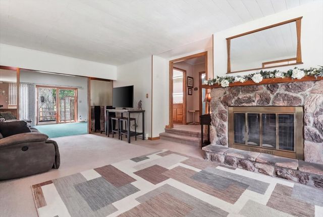 39576 N PETITE Pass, Antioch, IL 60002