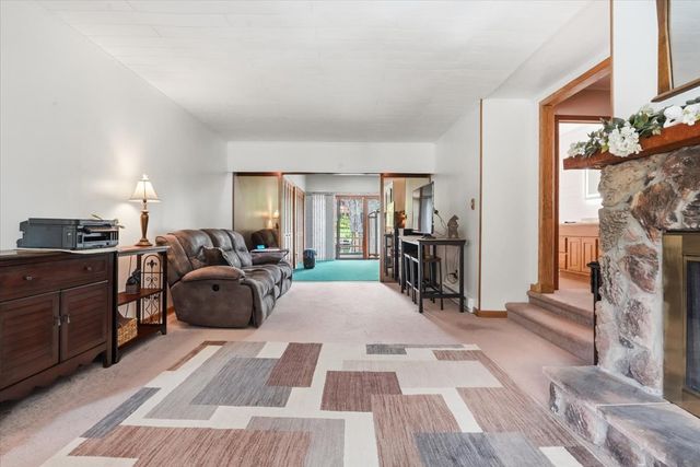 39576 N PETITE Pass, Antioch, IL 60002