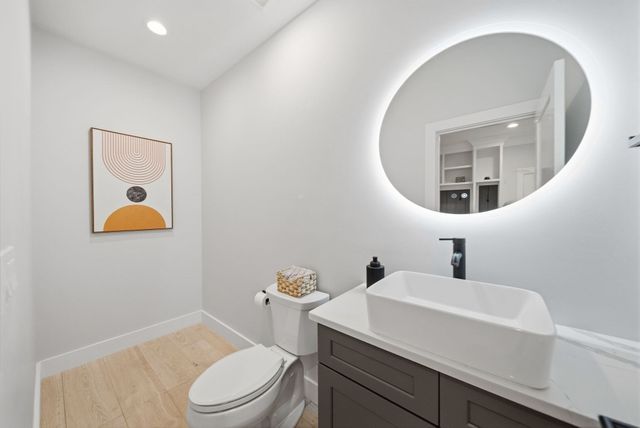 1 Lincoln Ct, Medfield, MA 02052