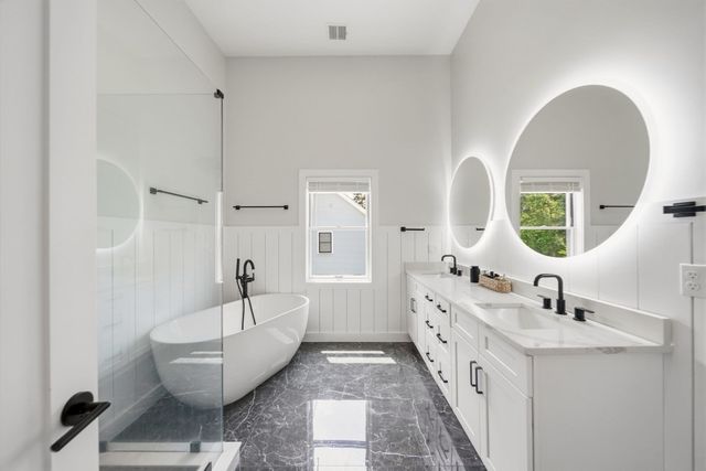 1 Lincoln Ct, Medfield, MA 02052