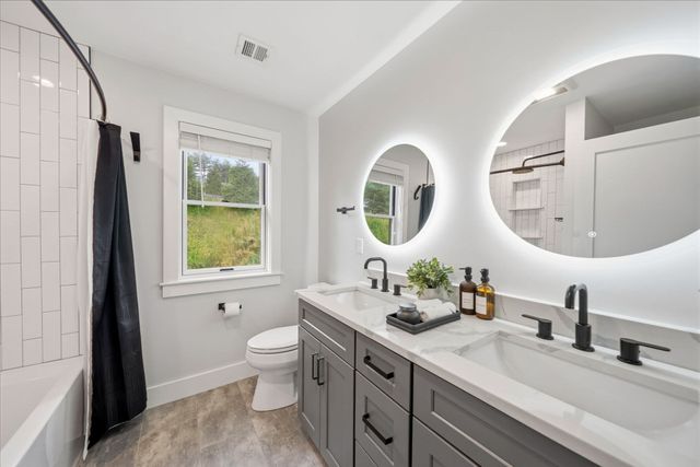 1 Lincoln Ct, Medfield, MA 02052