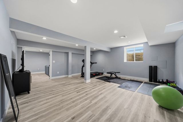 1 Lincoln Ct, Medfield, MA 02052