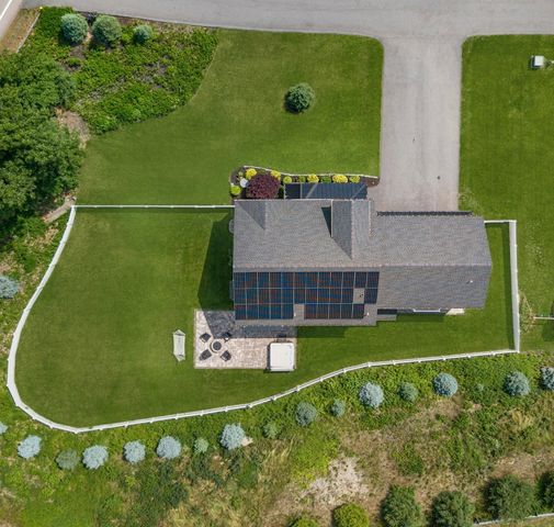 1 Lincoln Ct, Medfield, MA 02052