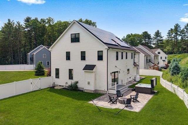 1 Lincoln Ct, Medfield, MA 02052