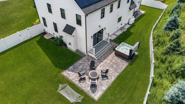 1 Lincoln Ct, Medfield, MA 02052
