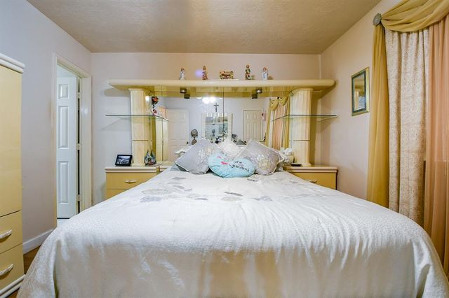 9411 Kingsvalley Street, Houston, TX 77075