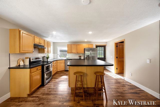 5953 S Newcosta Avenue, Newaygo, MI 49337
