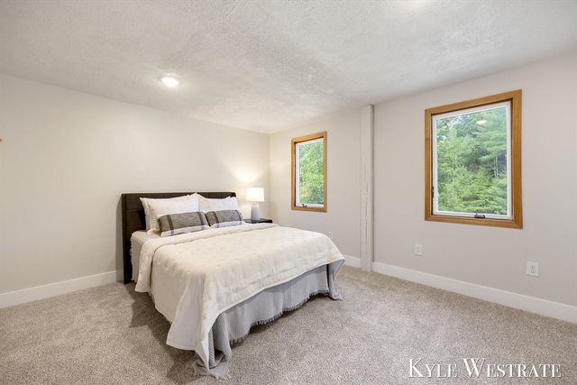 5953 S Newcosta Avenue, Newaygo, MI 49337