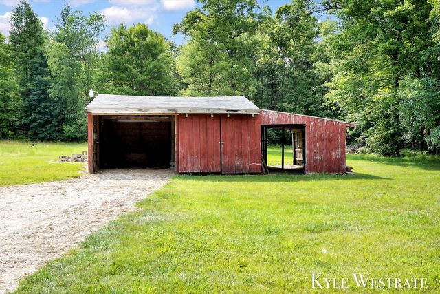 5953 S Newcosta Avenue, Newaygo, MI 49337